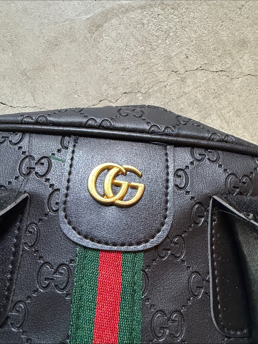 Fashion Black GG Monogram Crossbody with Red and Green Web - Picture 2 of 8